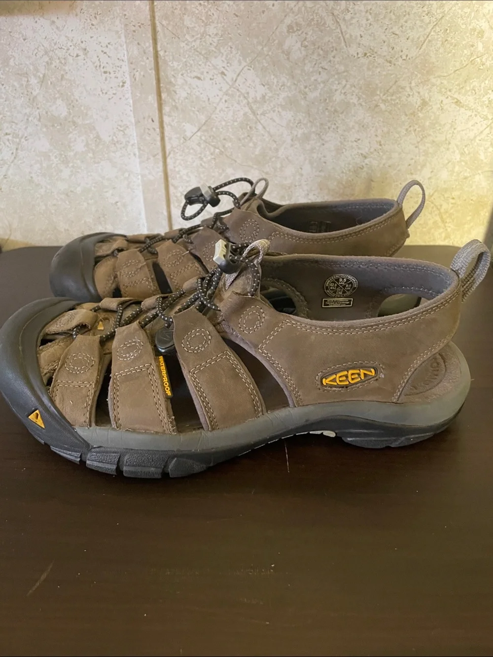 Men’s Keen Newport H2 Brown Outdoor Waterproof Sport Rubber Toe Bumper Sandals